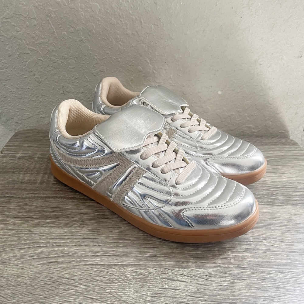 Steve Madden Madrid Foldover Silver Lace Up Sneakers Tennis Shoes Size 8 NWOT